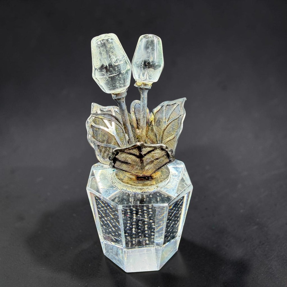 Vintage Acrylic Flower Figurine Metal Mesh Leaves Faceted Base Bouquet 2.5"Tall